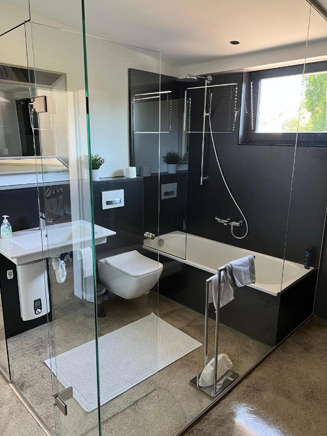 Pfaffenhausen  Wohnung Mit Besonderem Ausblick מראה חיצוני תמונה